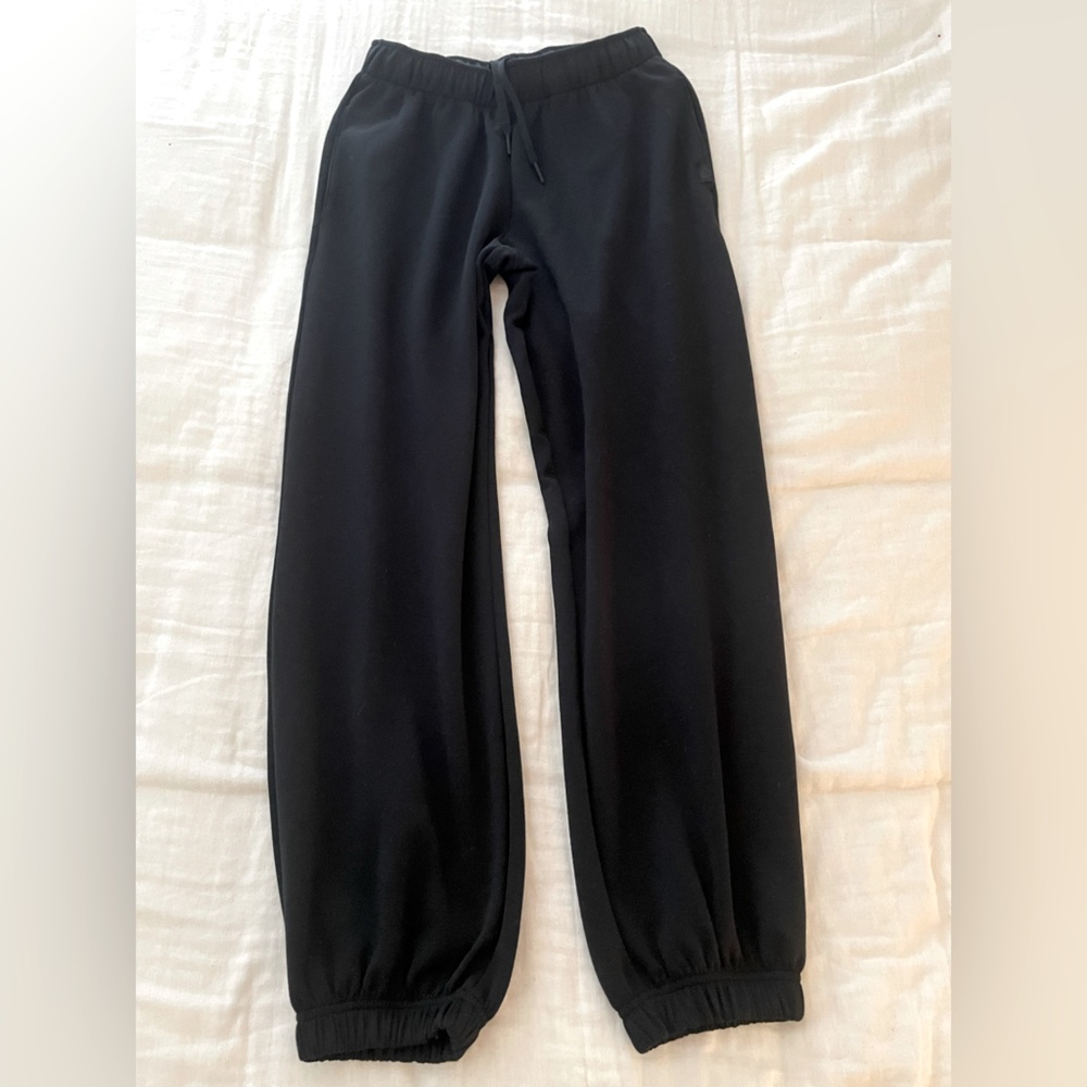 EUC Gilly Hicks Hollister cool down joggers. Black size small